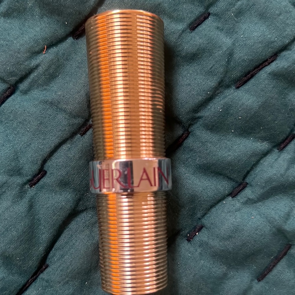 Guerlain Kiss Kiss spf 10 lipstick in No. 129 Orange Taffeta